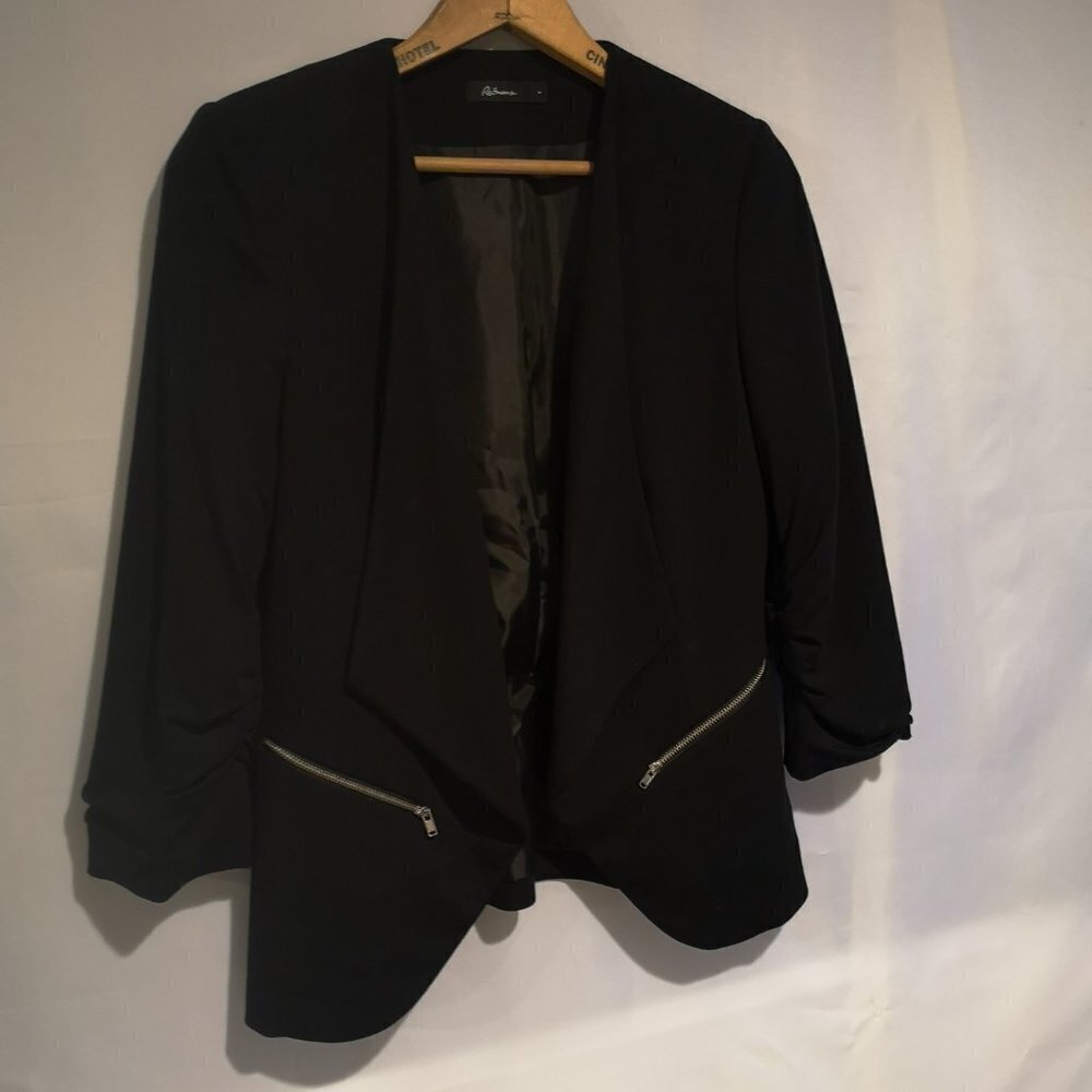 Reitman's Ladies Black 3/4 Sleeves Open Blazer